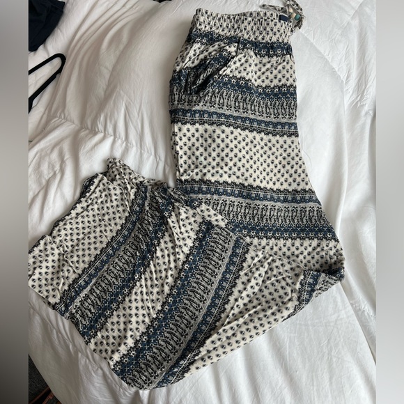 Wide Leg/Boho print Pants XS (American Eagle) - Picture 2 of 5